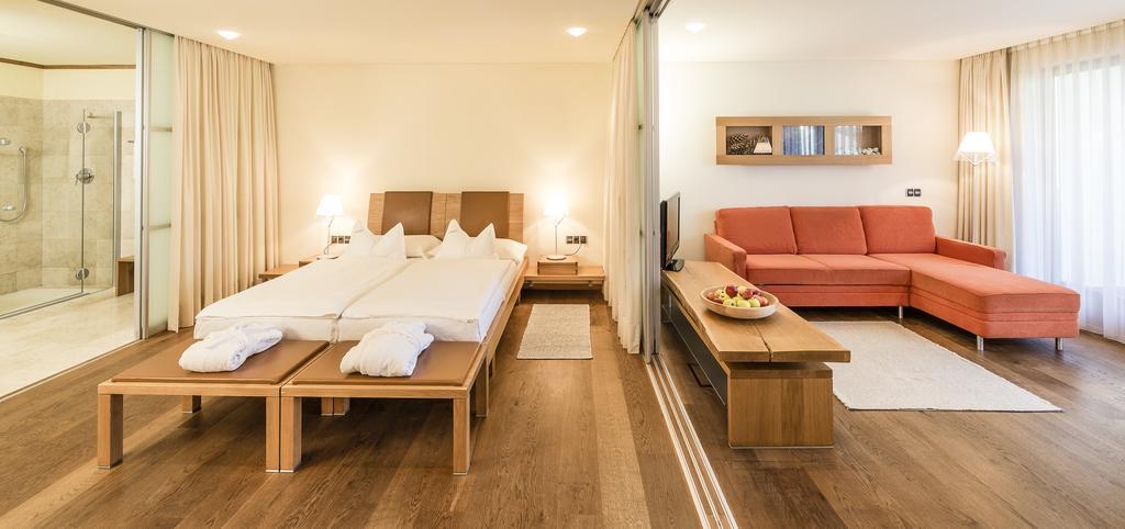 קאסטלרוטו Schgaguler Hotel מראה חיצוני תמונה